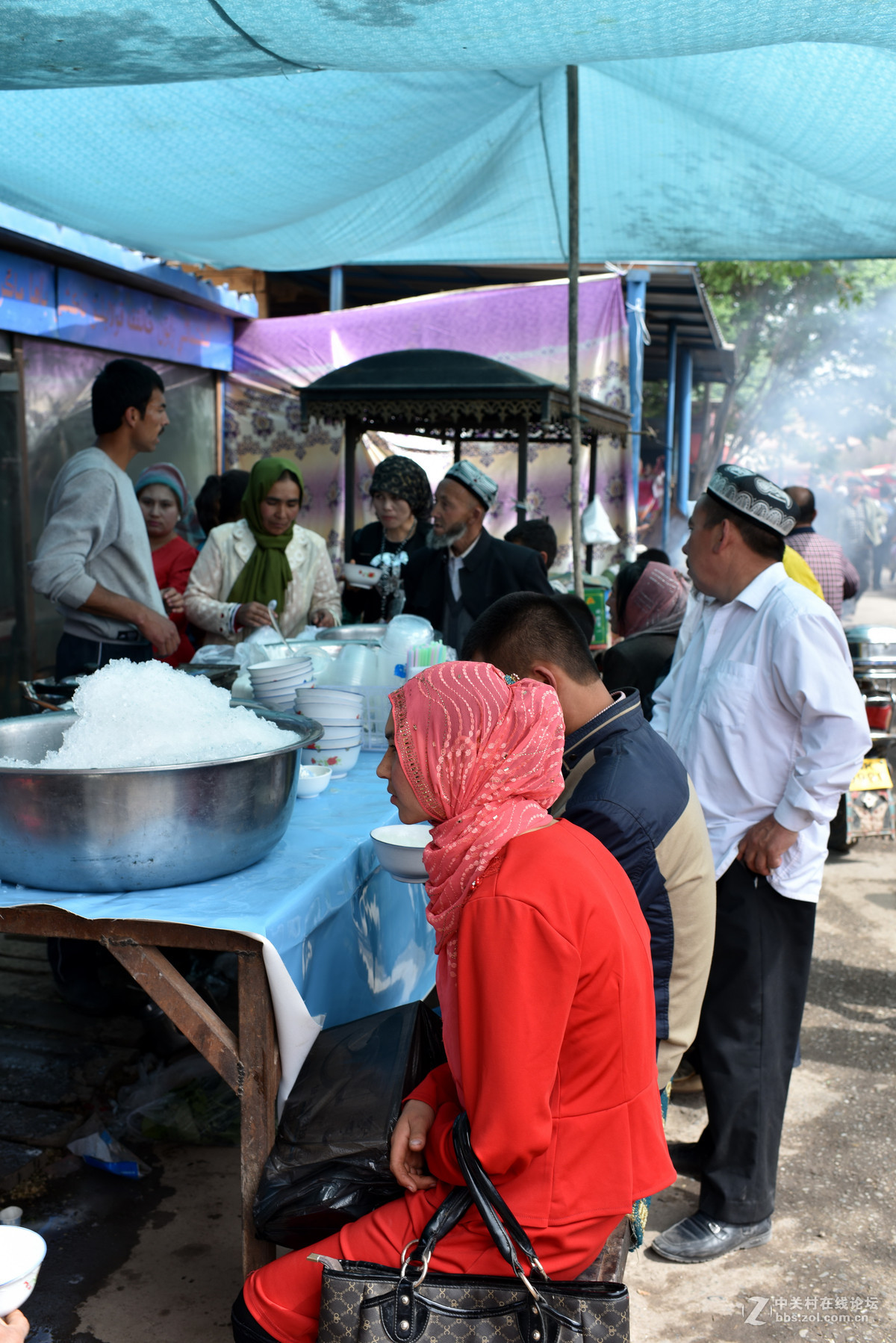 周日逛巴扎去抓拍，原汁原味的民族特色！