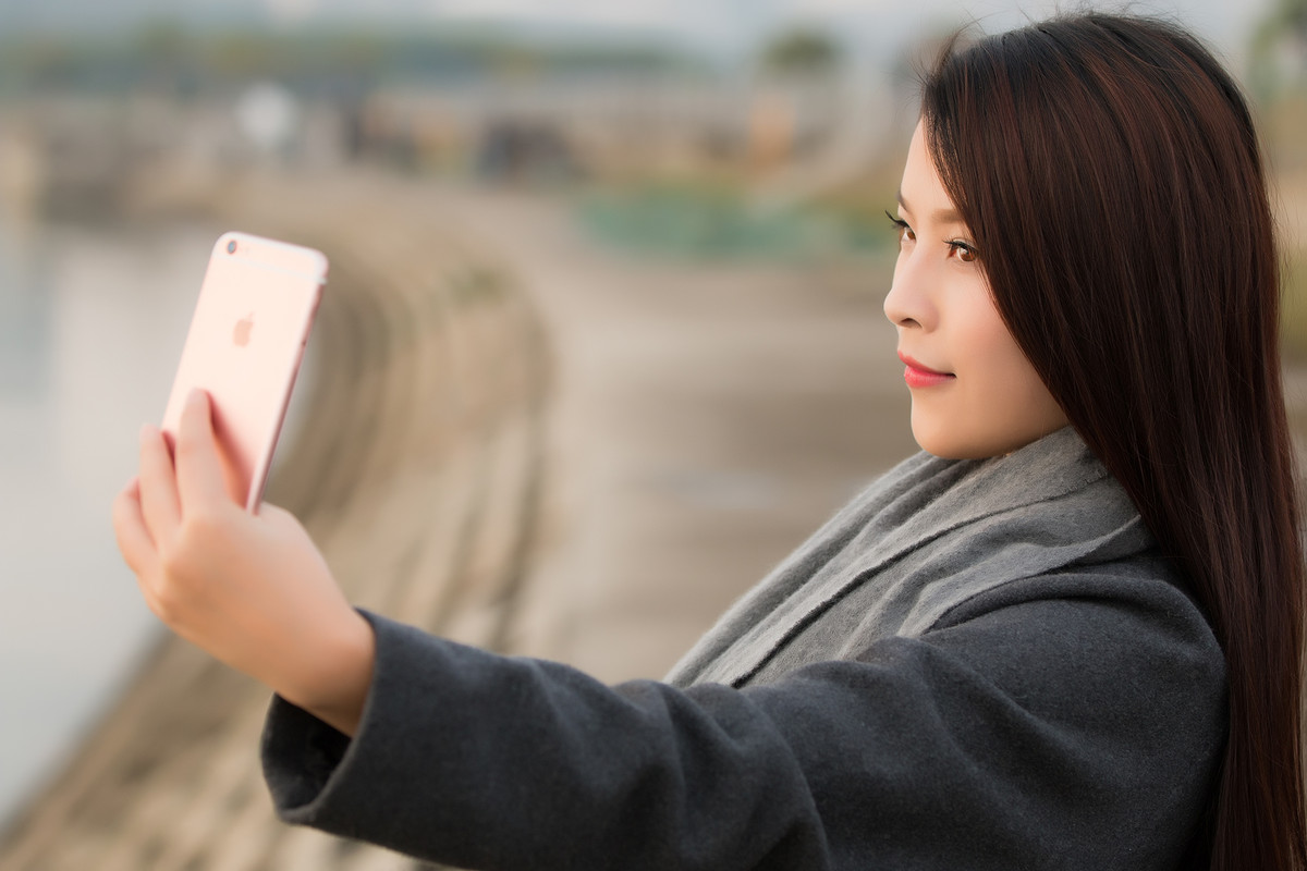 《暖阳》—彩彩大模