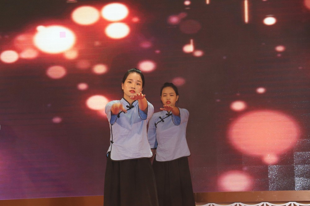 民国学生舞 · 明月几时有？ （  上 ）