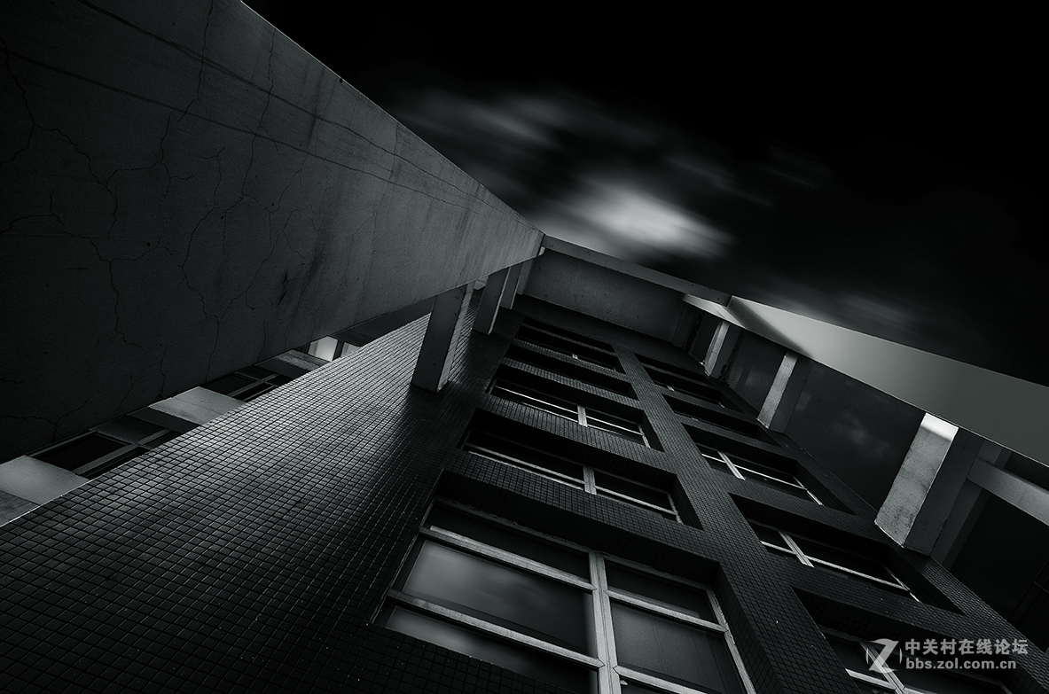 《谁与争锋》——模仿学习国外通透大气、极具视觉冲击力的黑白建筑摄影