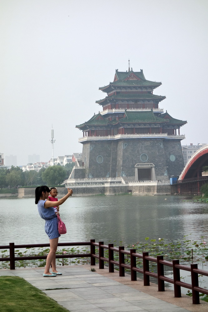 2015-08-08 宾馆旁边的仿古景致