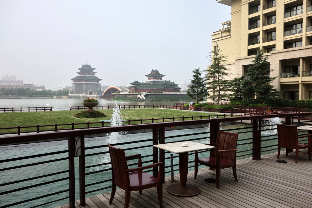 2015-08-08 宾馆旁边的仿古景致