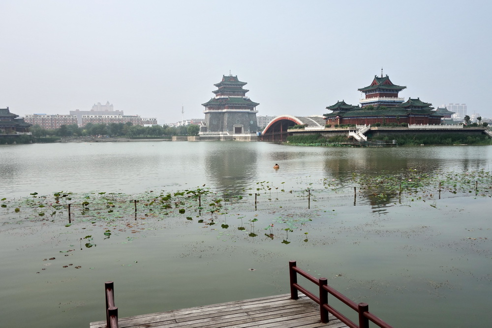 2015-08-08 宾馆旁边的仿古景致