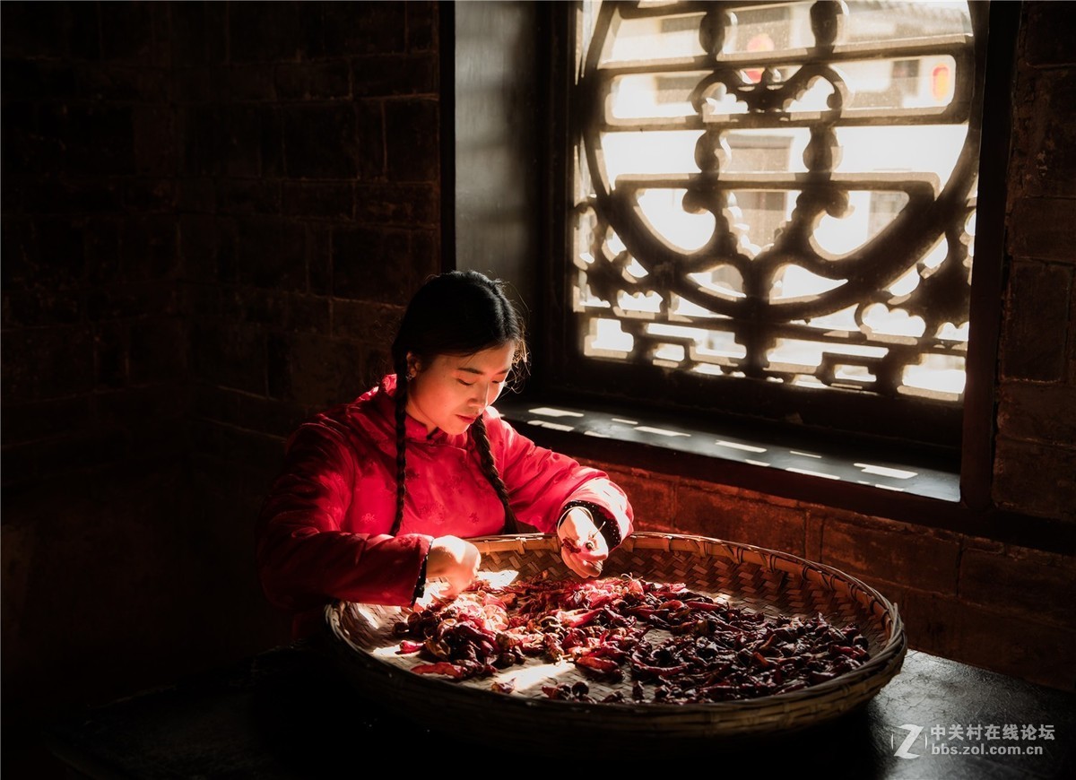 初冬老屋红棉袄