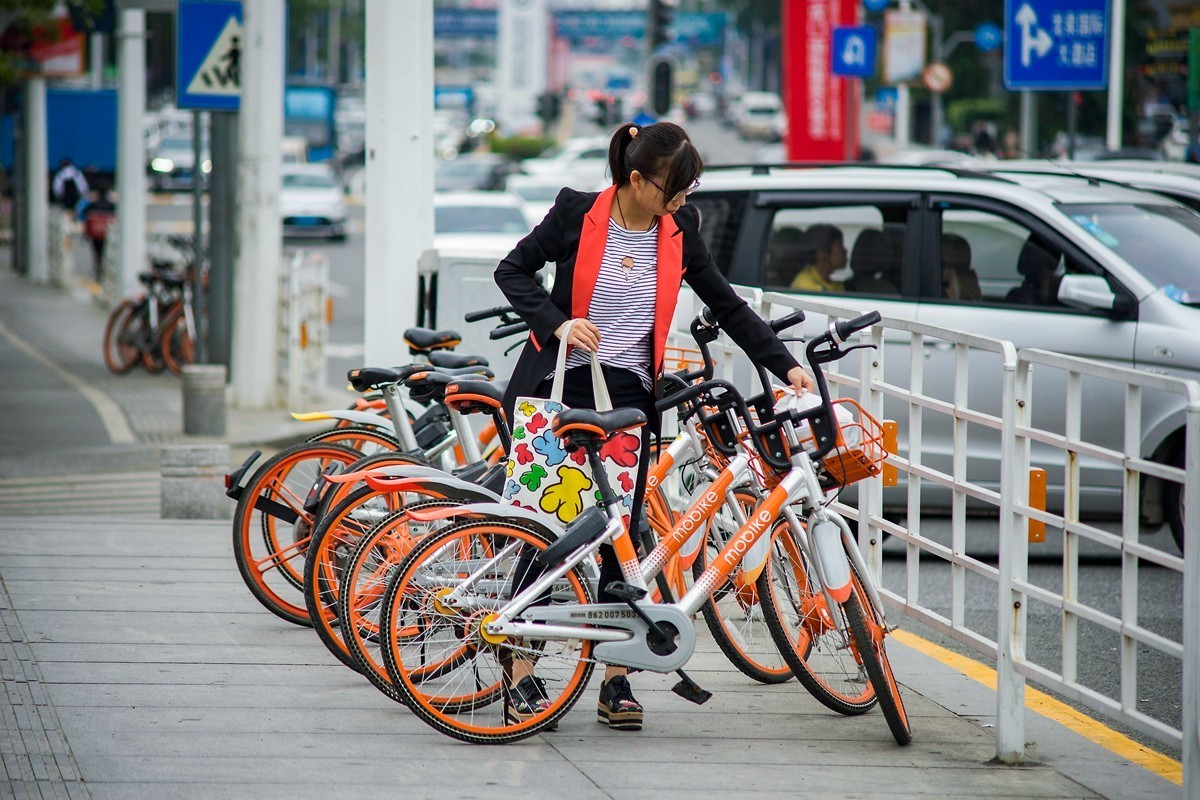 a7m2+Minolta AF 70-210mm f4.0 (扫街 )