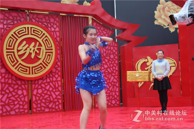 15岁小清新助阵妈妈上央视《乡约》