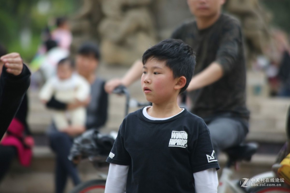 学踢踏舞的孩子