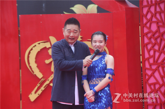 15岁小清新助阵妈妈上央视《乡约》