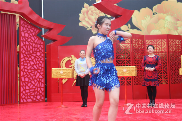 15岁小清新助阵妈妈上央视《乡约》