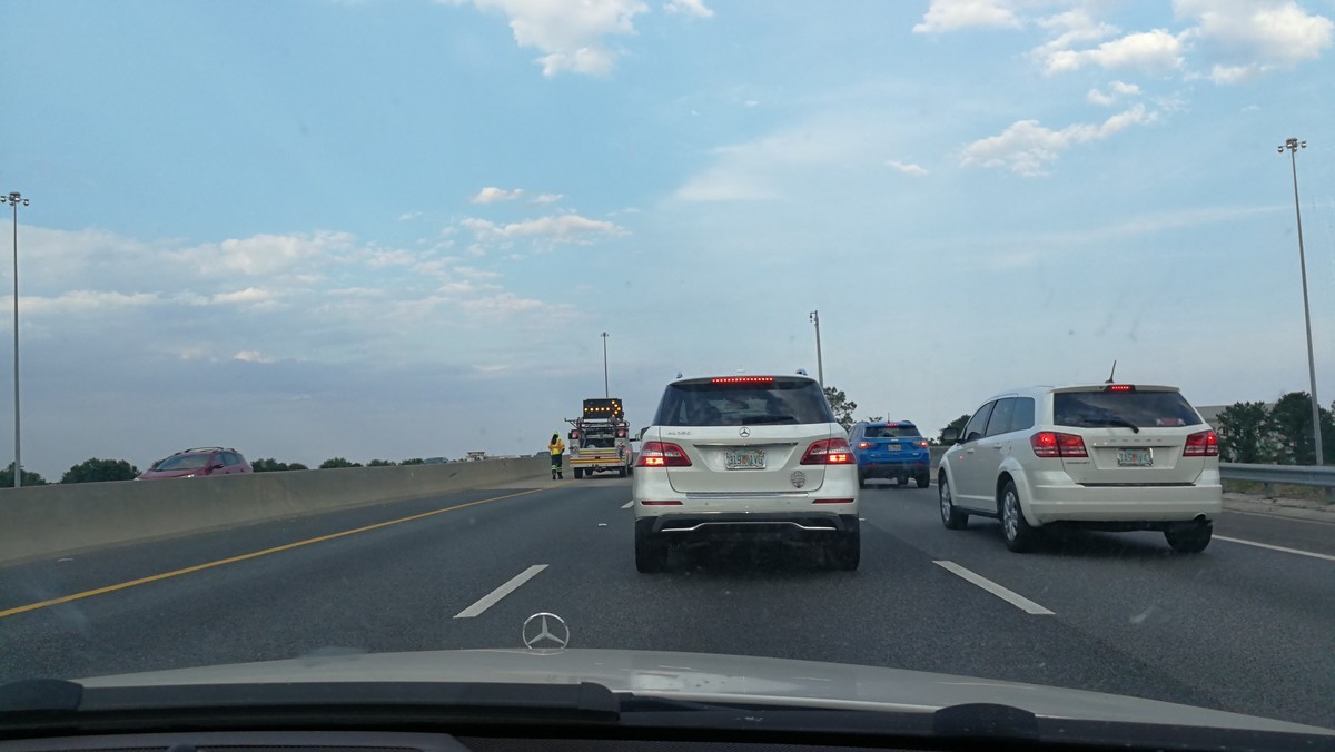 途中抓拍交通事故