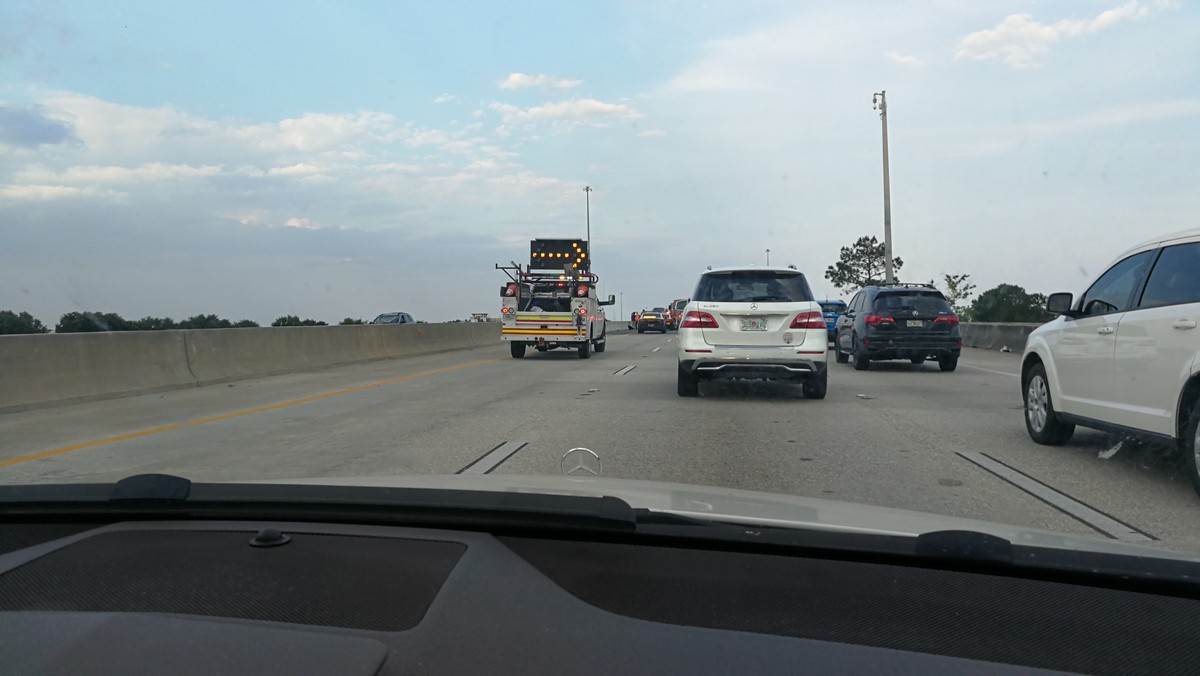 途中抓拍交通事故