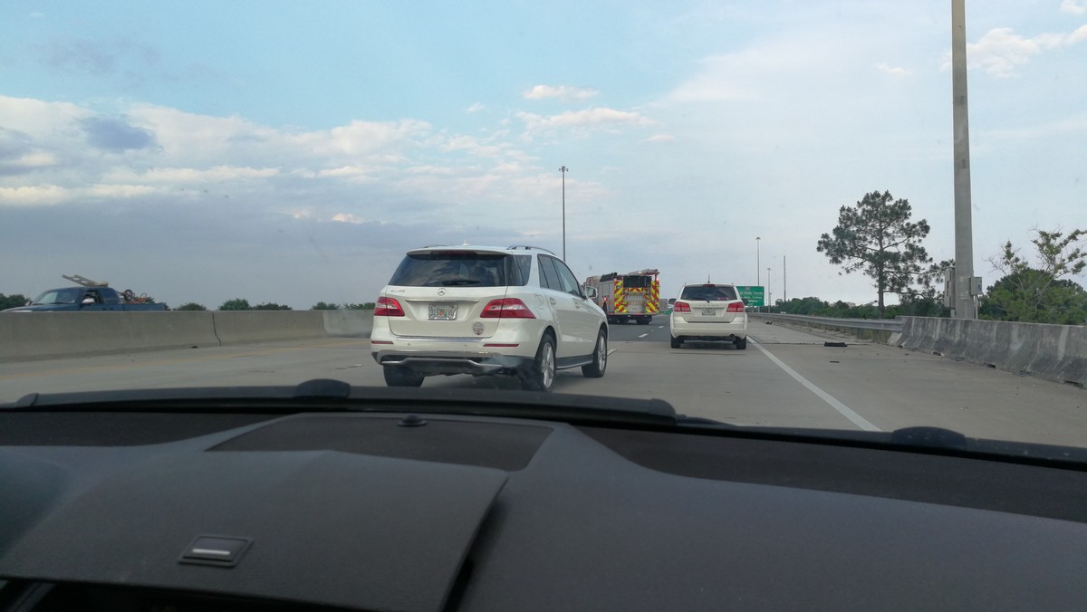 途中抓拍交通事故