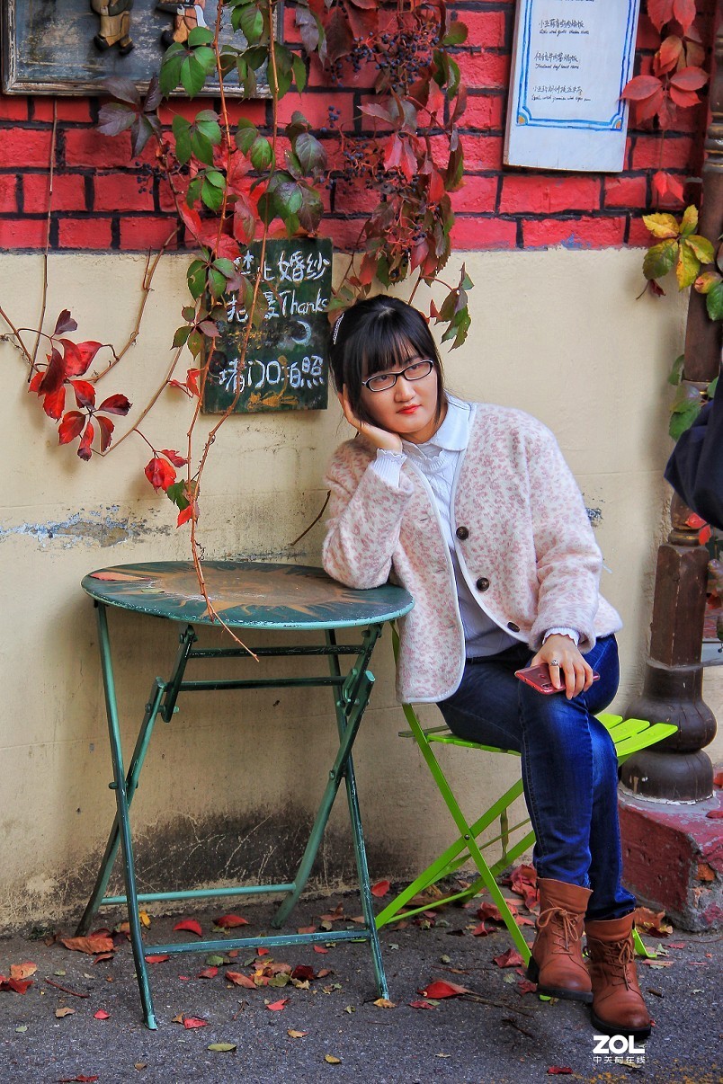 又是《街拍》问题来了，街拍就是抓拍美女吗？肯定不是吧！那就还是叫抓拍美女吧！