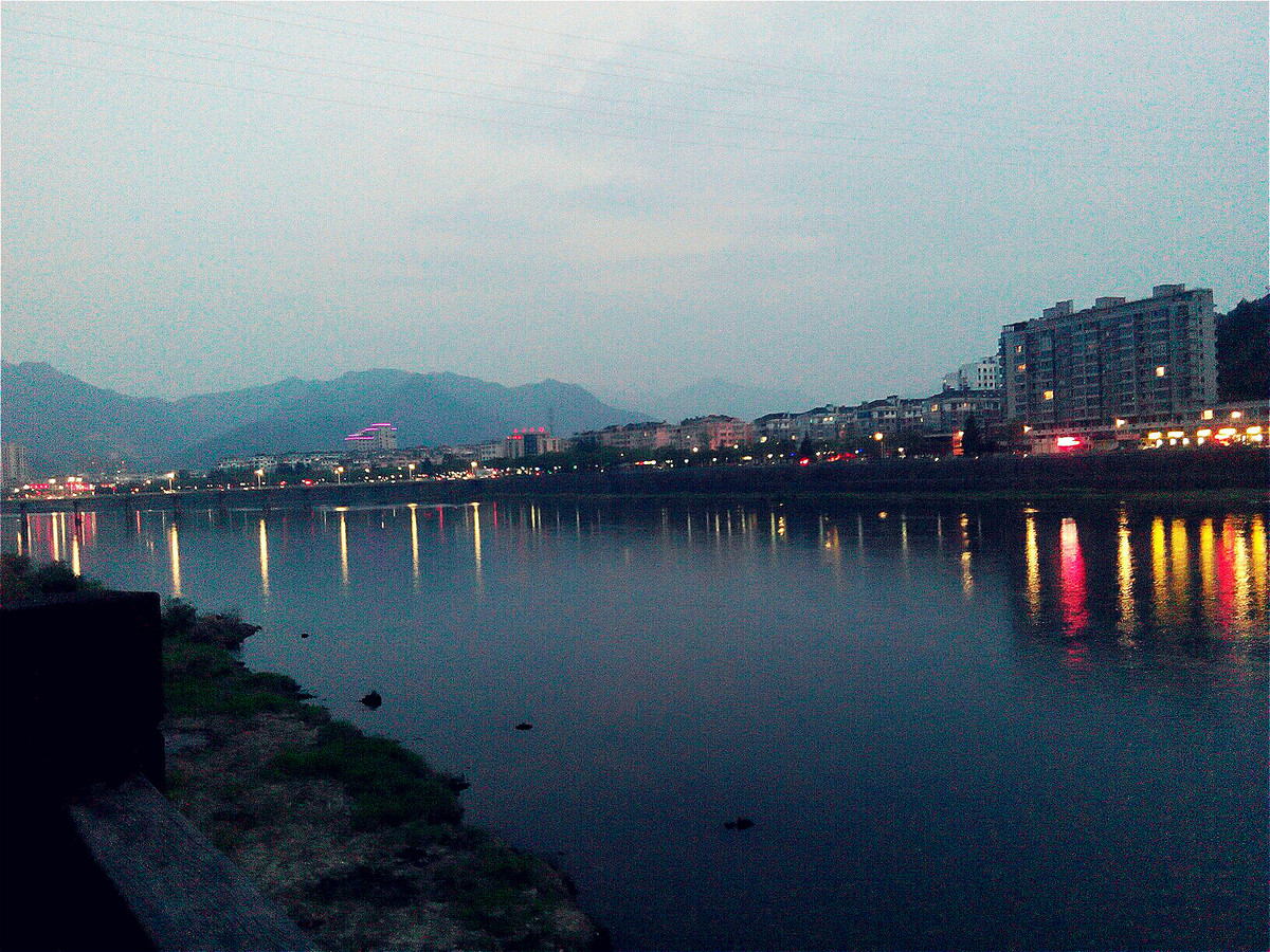 桐庐县域副中心——分水小城市的夜景