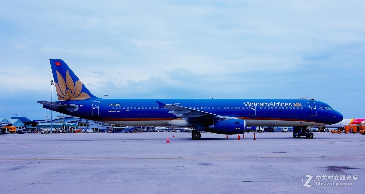 从越南芽庄金兰机场起飞