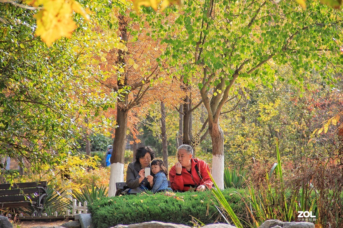 又是《街拍》问题来了，街拍就是抓拍美女吗？肯定不是吧！那就还是叫抓拍美女吧！