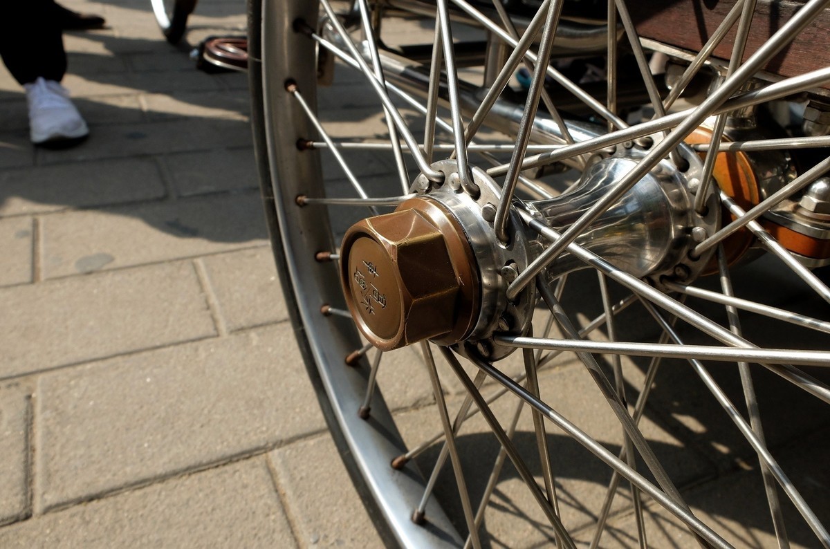 逛什刹海后海跳蚤市场