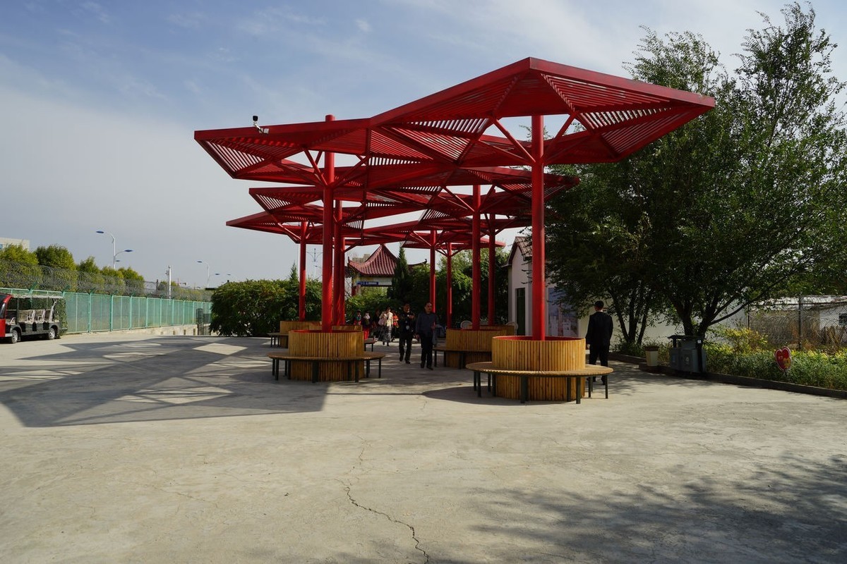 霍尔果斯口岸看国门