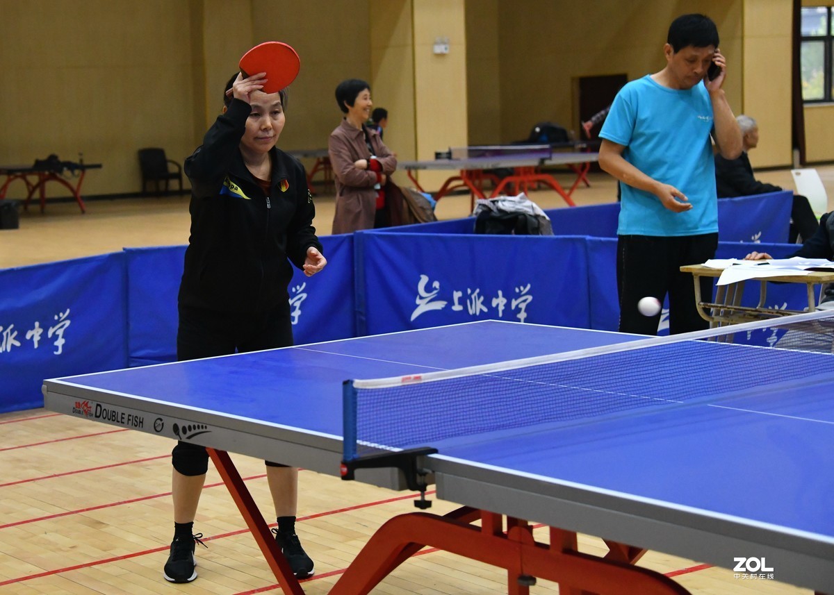 乒乓球赛老大妈组