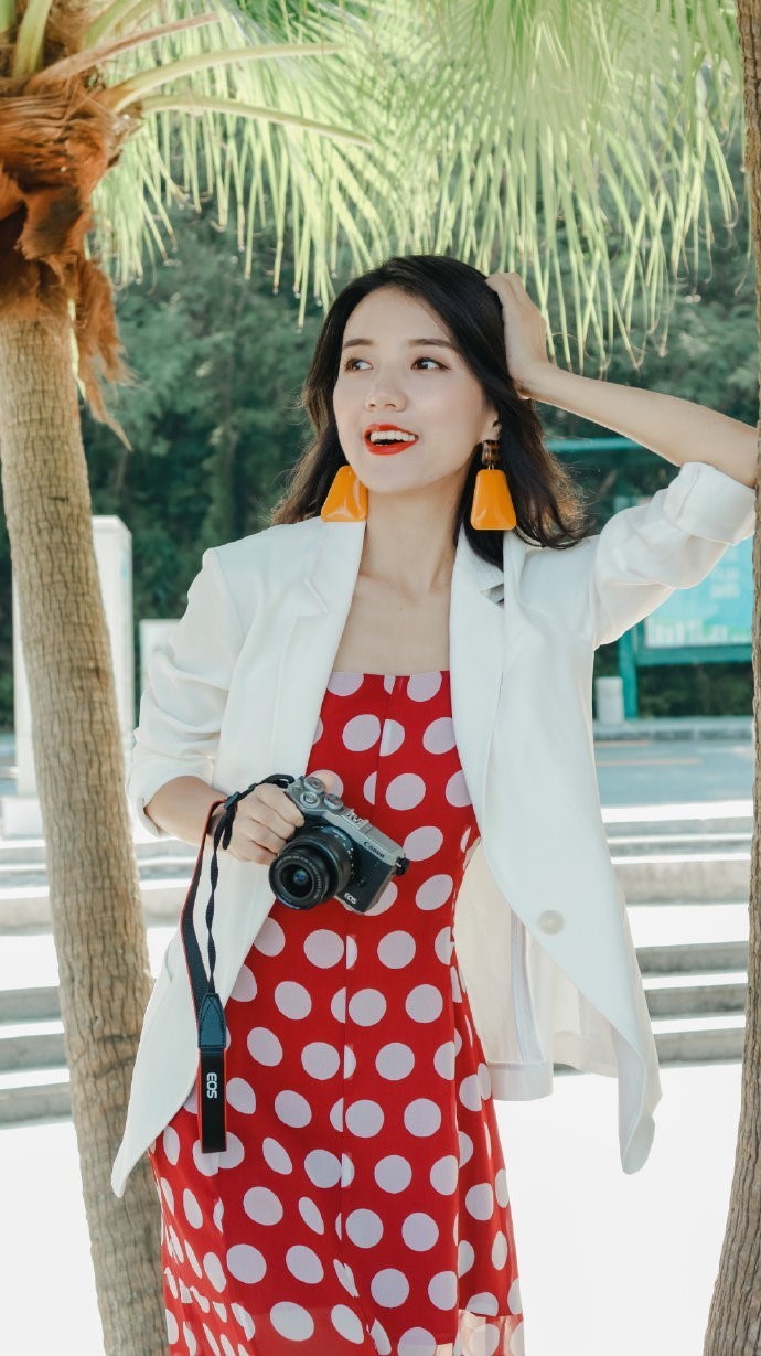 旅游男友不会照相，需要试试相机的连拍功能