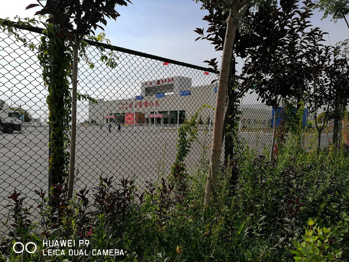 霍尔果斯口岸看国门