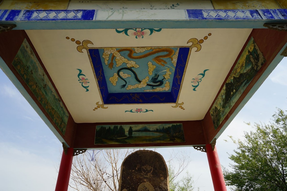 霍尔果斯口岸看国门