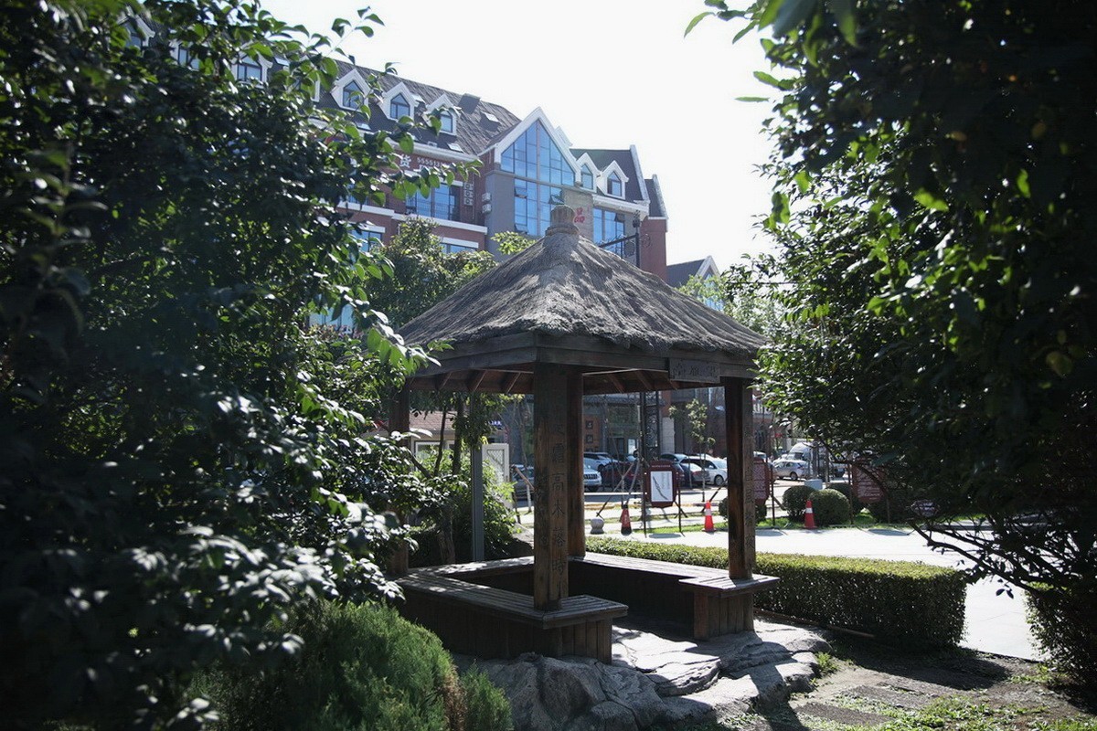 坐井观天 . 五国头城