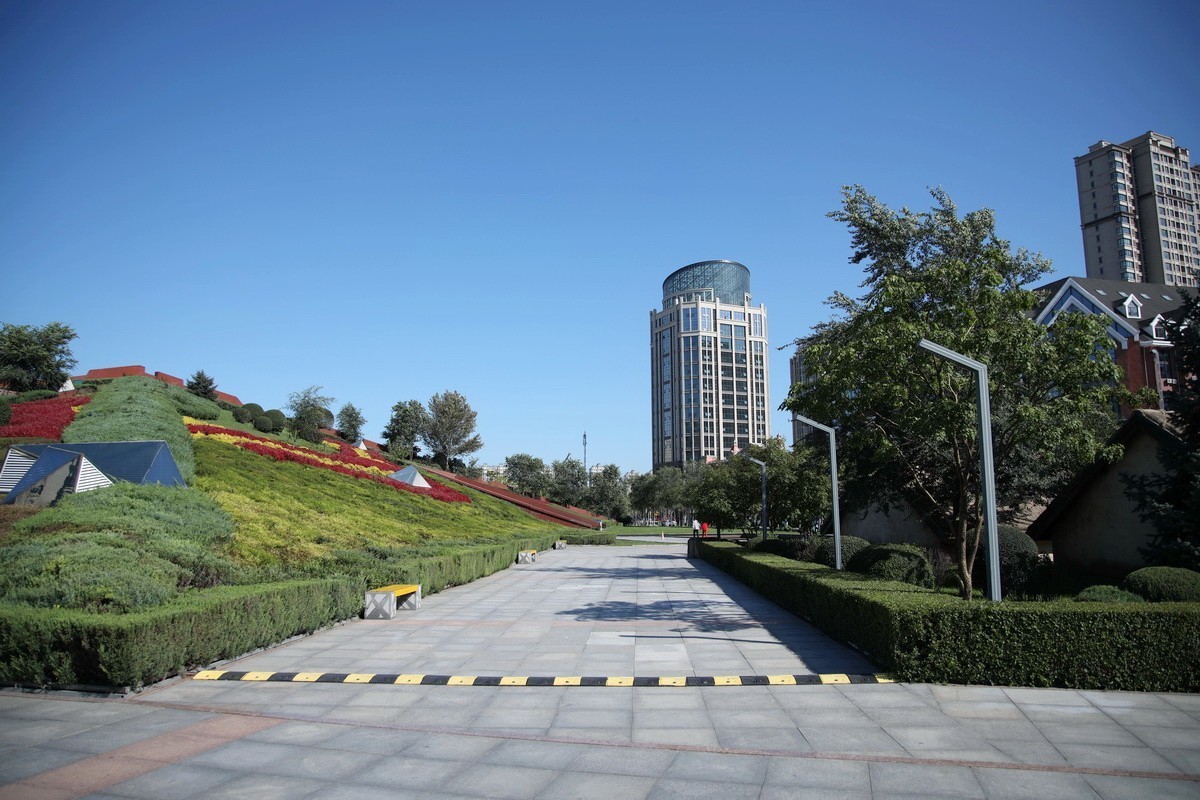 坐井观天 . 五国头城