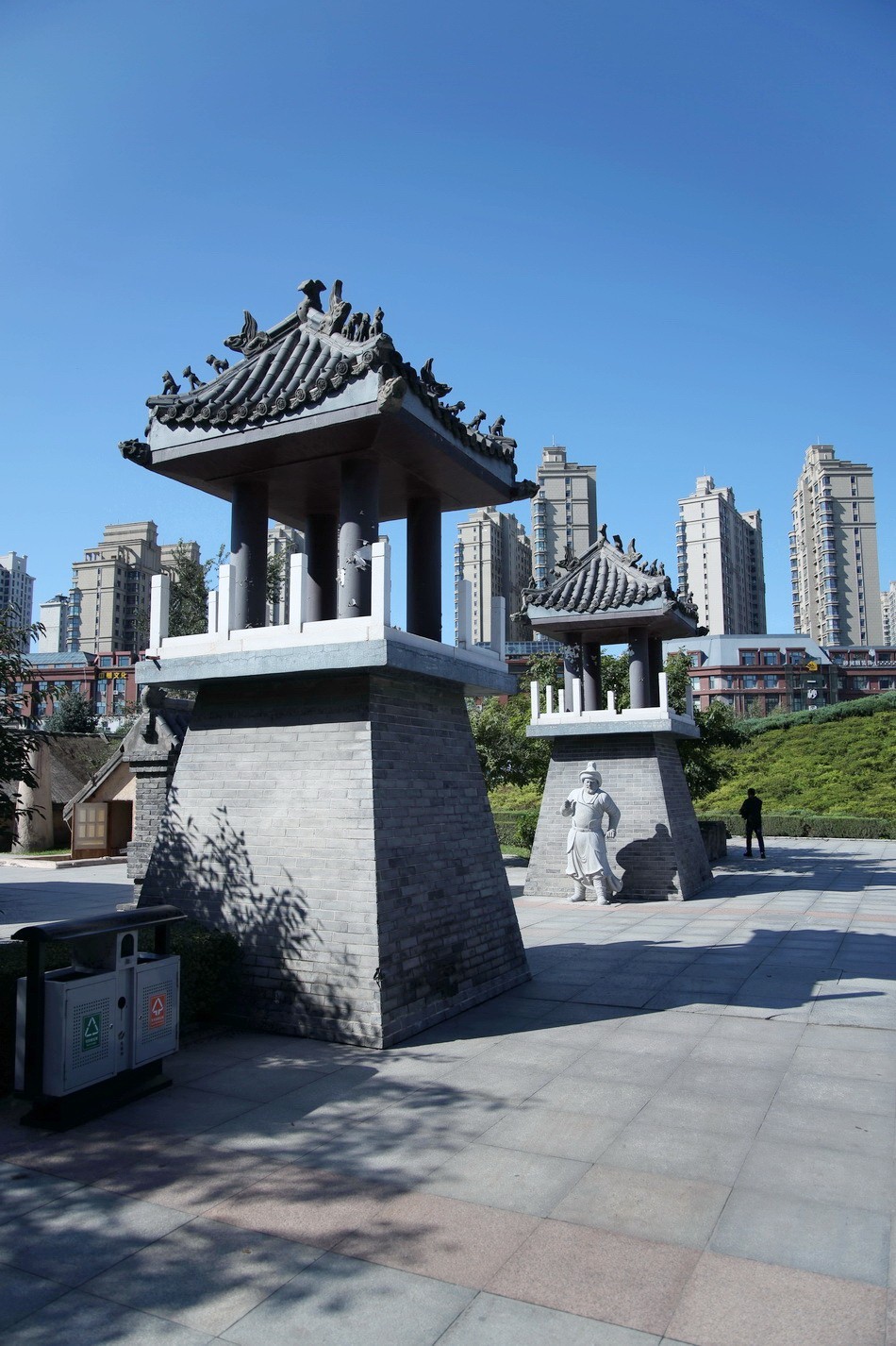 坐井观天 . 五国头城