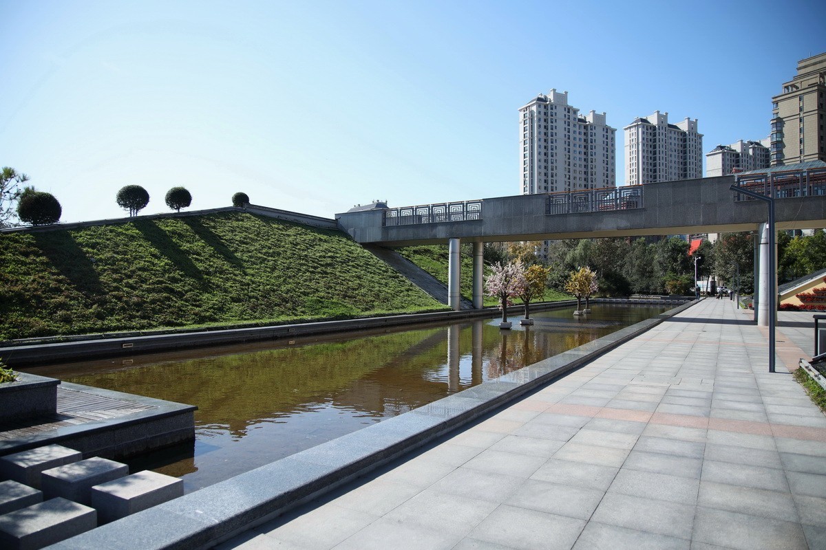 坐井观天 . 五国头城