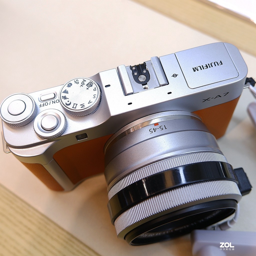 富士X-A7加富士XF16-55mm F2.8 R LM WR镜头随手拍