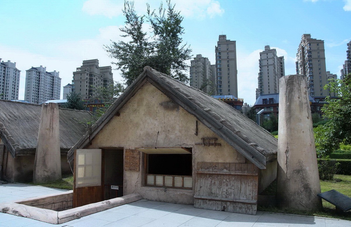 五国头城 . 坐井观天