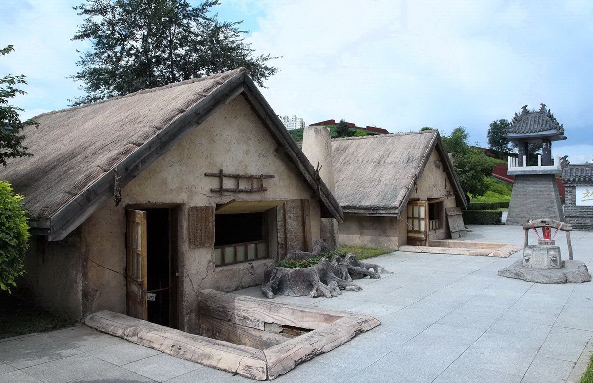 五国头城 . 坐井观天