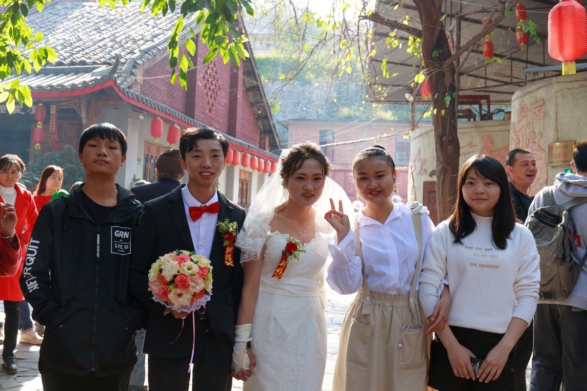 24-70画质还是满意 可惜不是内变焦