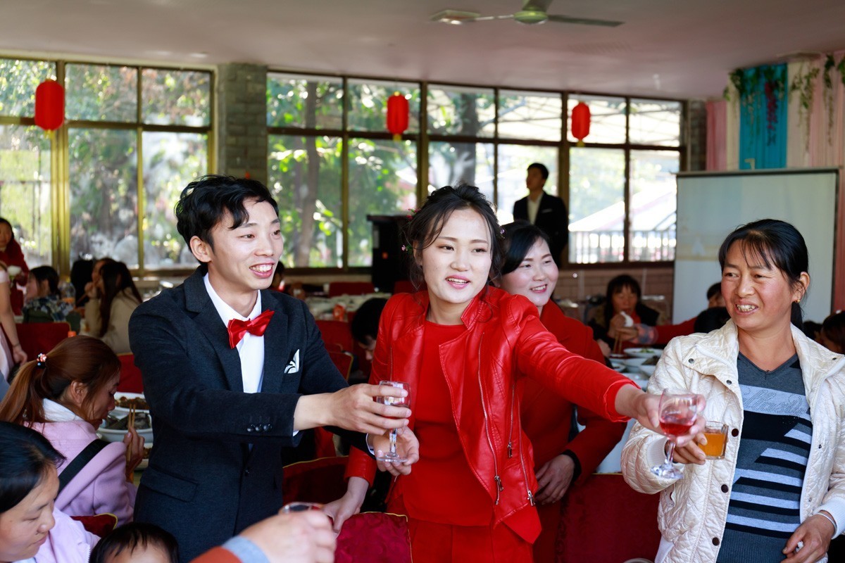 24-70画质还是满意 可惜不是内变焦