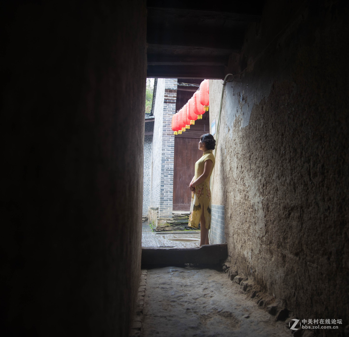沾衣不湿杏花雨、吹面不寒杨柳风。