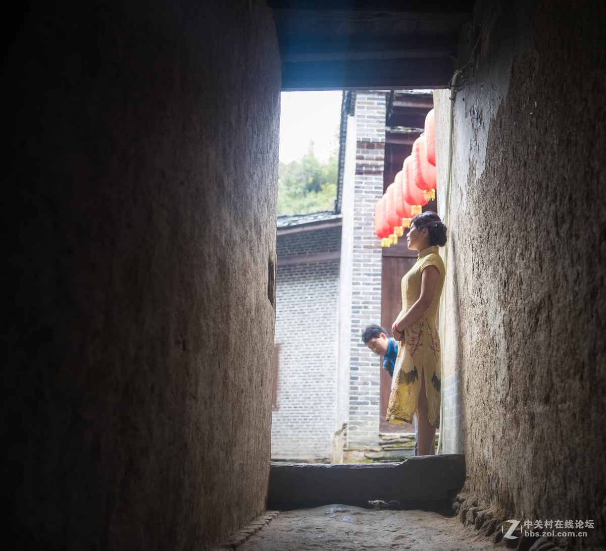沾衣不湿杏花雨、吹面不寒杨柳风。