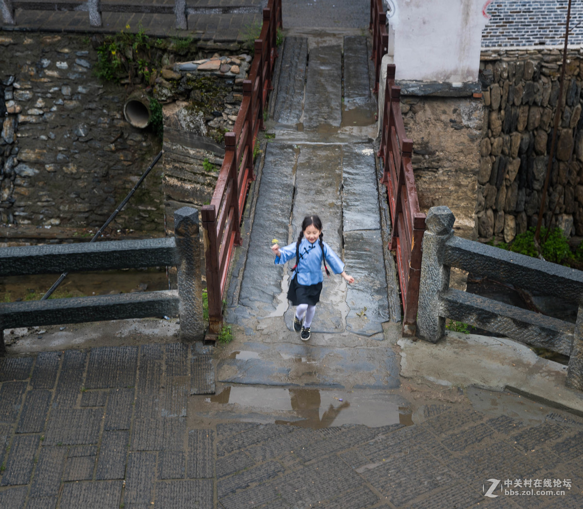 沾衣不湿杏花雨、吹面不寒杨柳风。