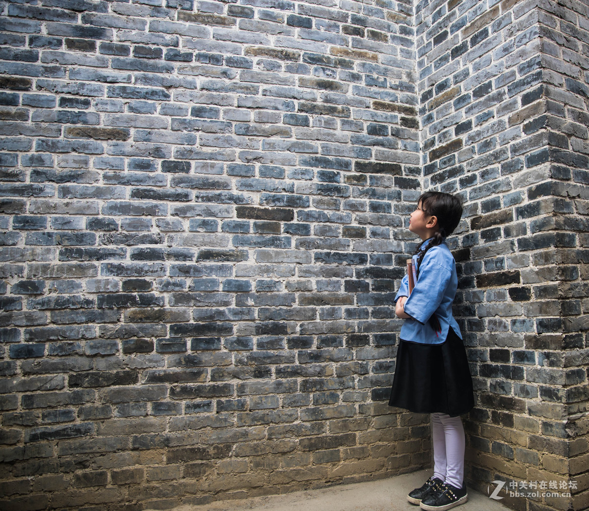 沾衣不湿杏花雨、吹面不寒杨柳风。