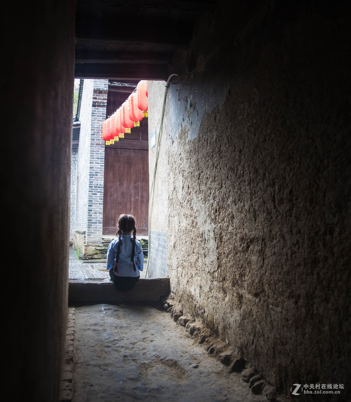 沾衣不湿杏花雨、吹面不寒杨柳风。