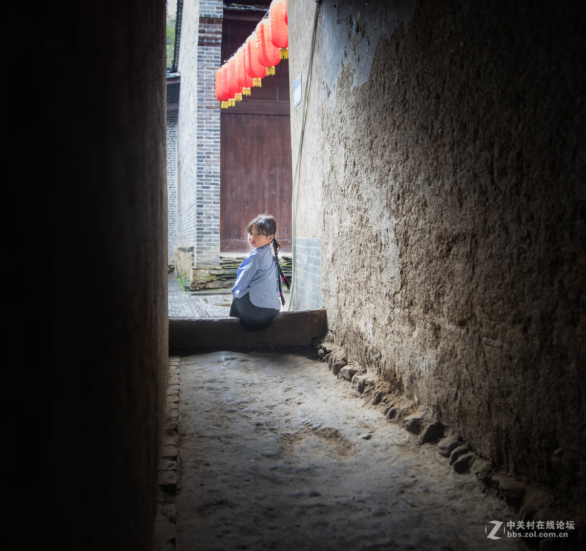 沾衣不湿杏花雨、吹面不寒杨柳风。