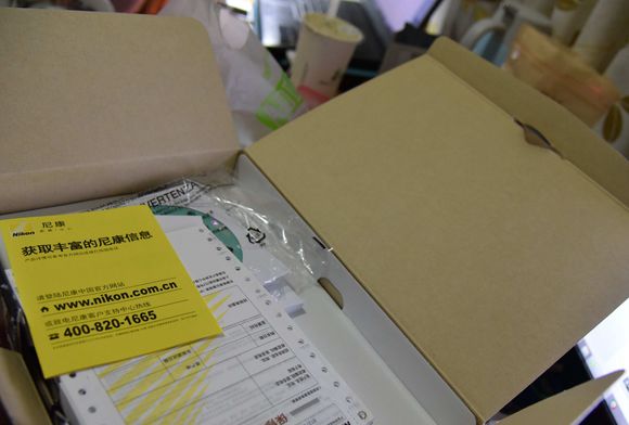 开箱后左上角没条码，其他验机方式都通过，有问题么？有没有和我一样的？