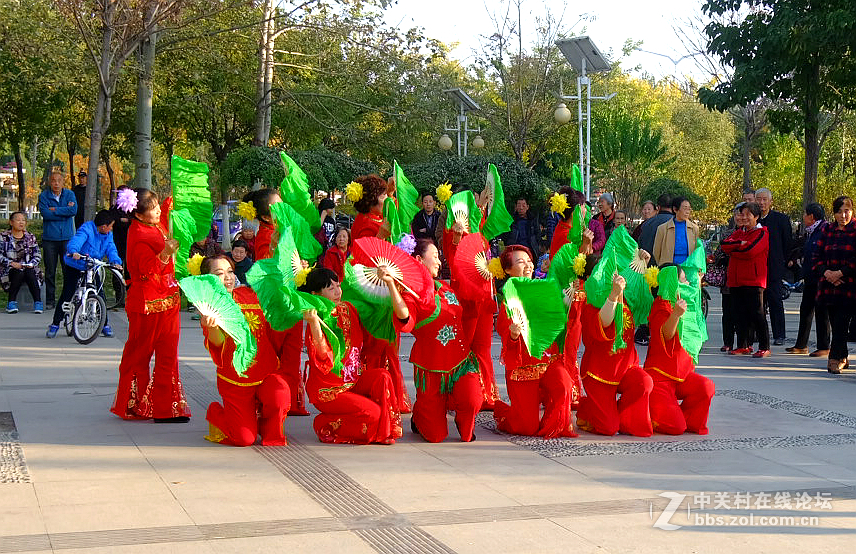 老年艺术演出。。。。。。。。。。