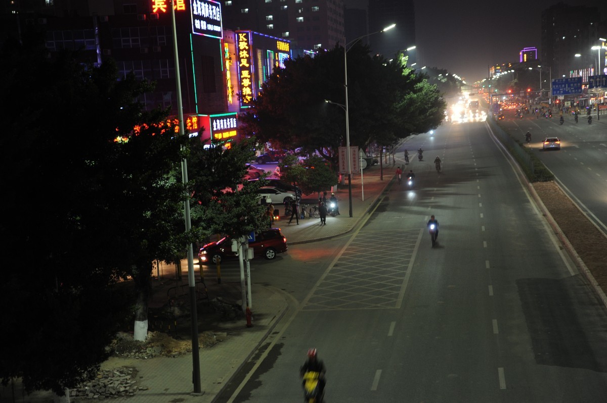 刚入手的D7009成新，还有24-85头，怎么拍出来这么差