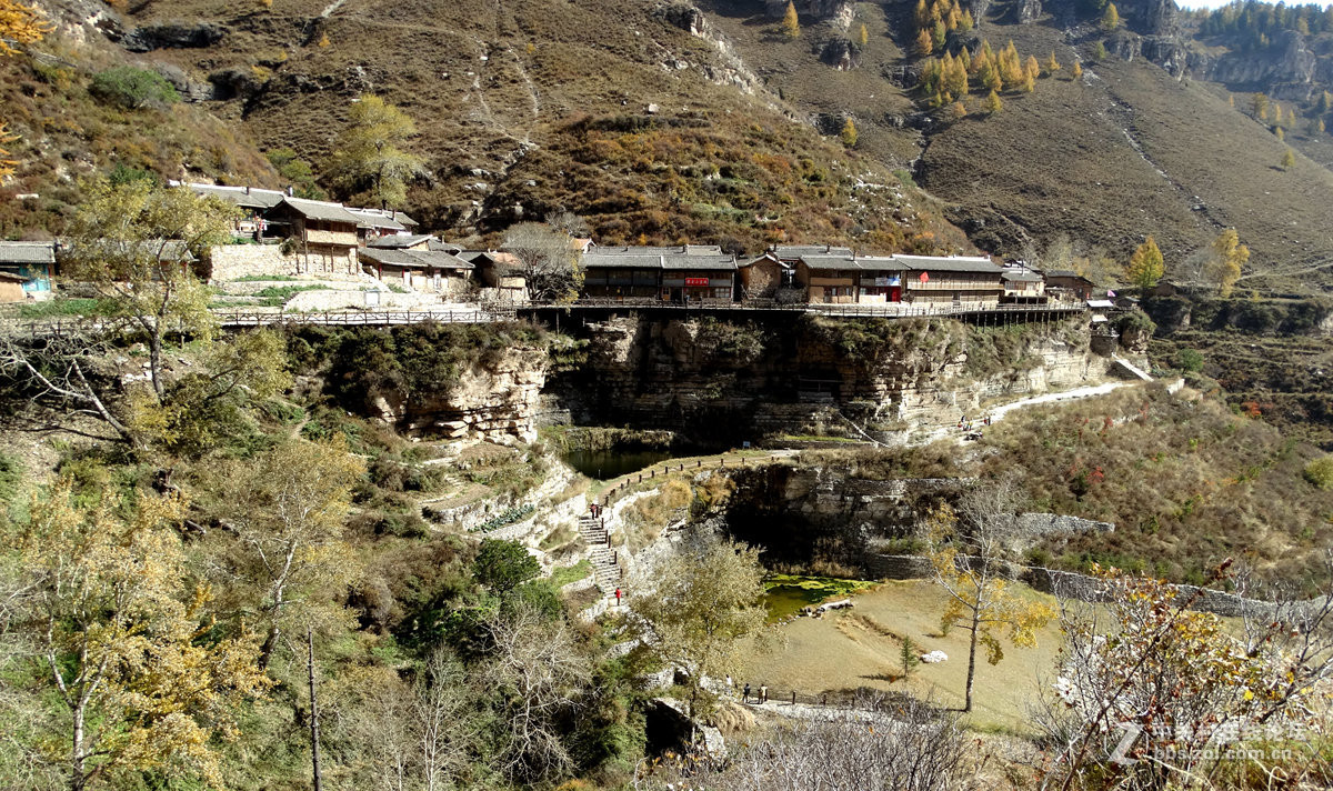 山西东寨悬空村三