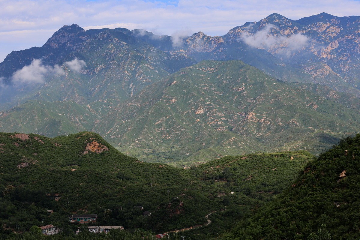 自驾游进山边走边拍