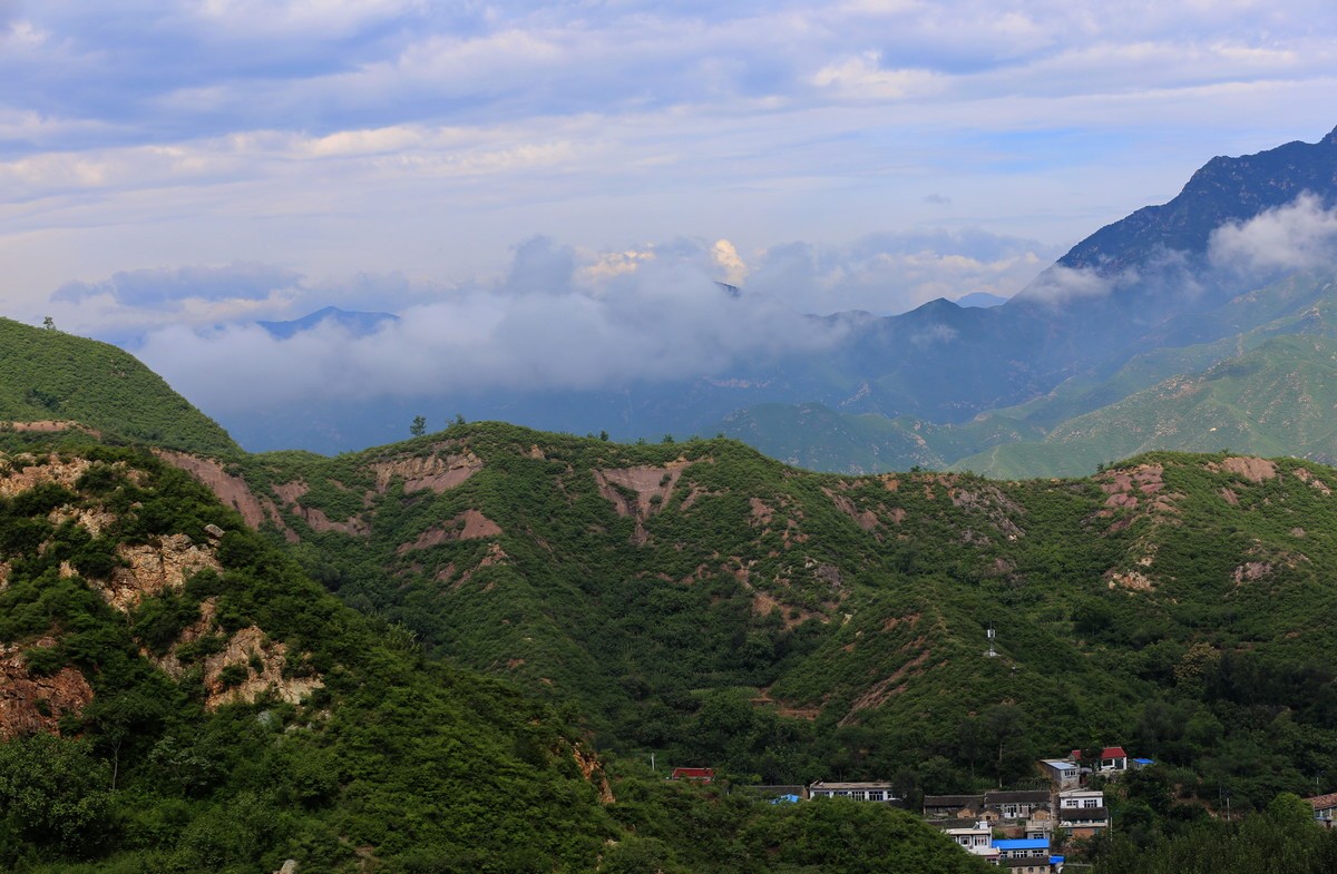 自驾游进山边走边拍