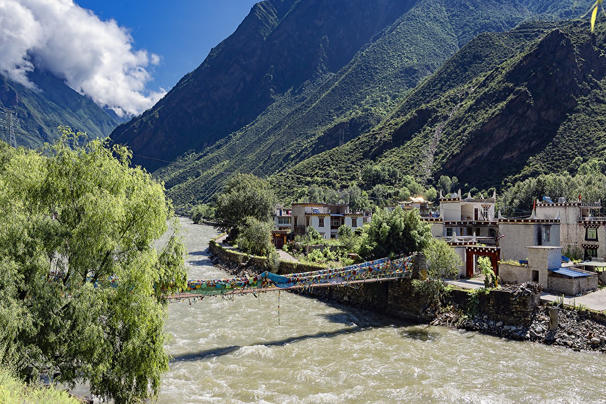01707川青甘边行之十二路拍小金川