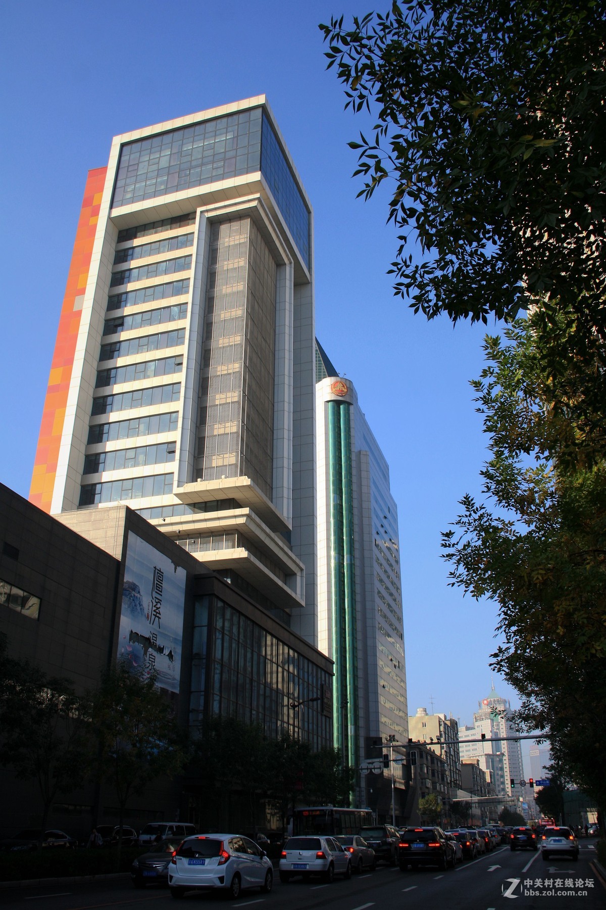 中山路上随拍景-----2015.10.12日沈阳中山路一小段路上的早自习 分享