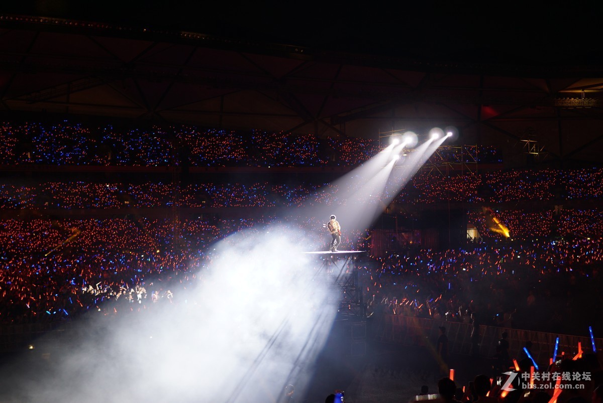 一组A6000+适马30 1.4的演唱会实拍